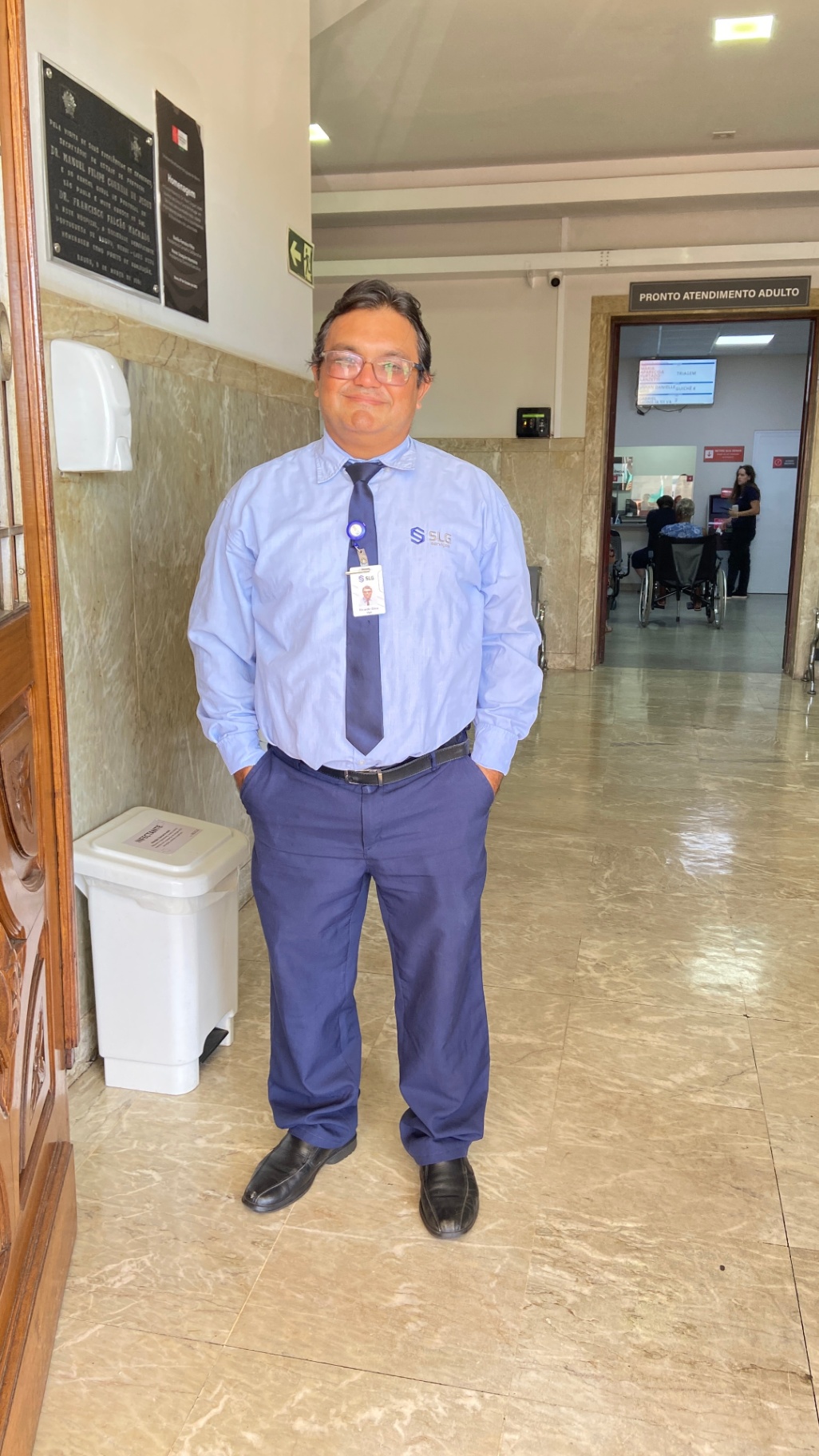 Profissional de portaria SLG em acesso hospitalar